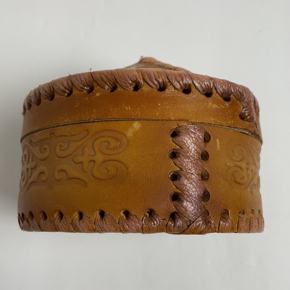 Leather Tooled HandmadeKeepsakes Container with Lid Vtg - Picture 4 of 16